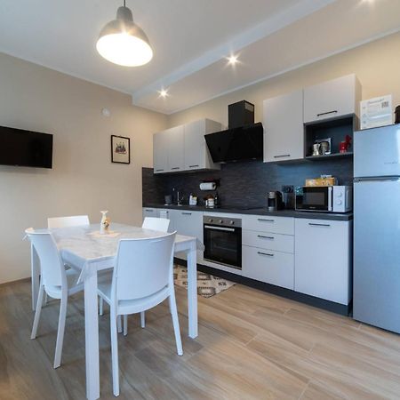 Casa Rubbo - Appartamento 'Como' Nelle Langhe Alba  Esterno foto
