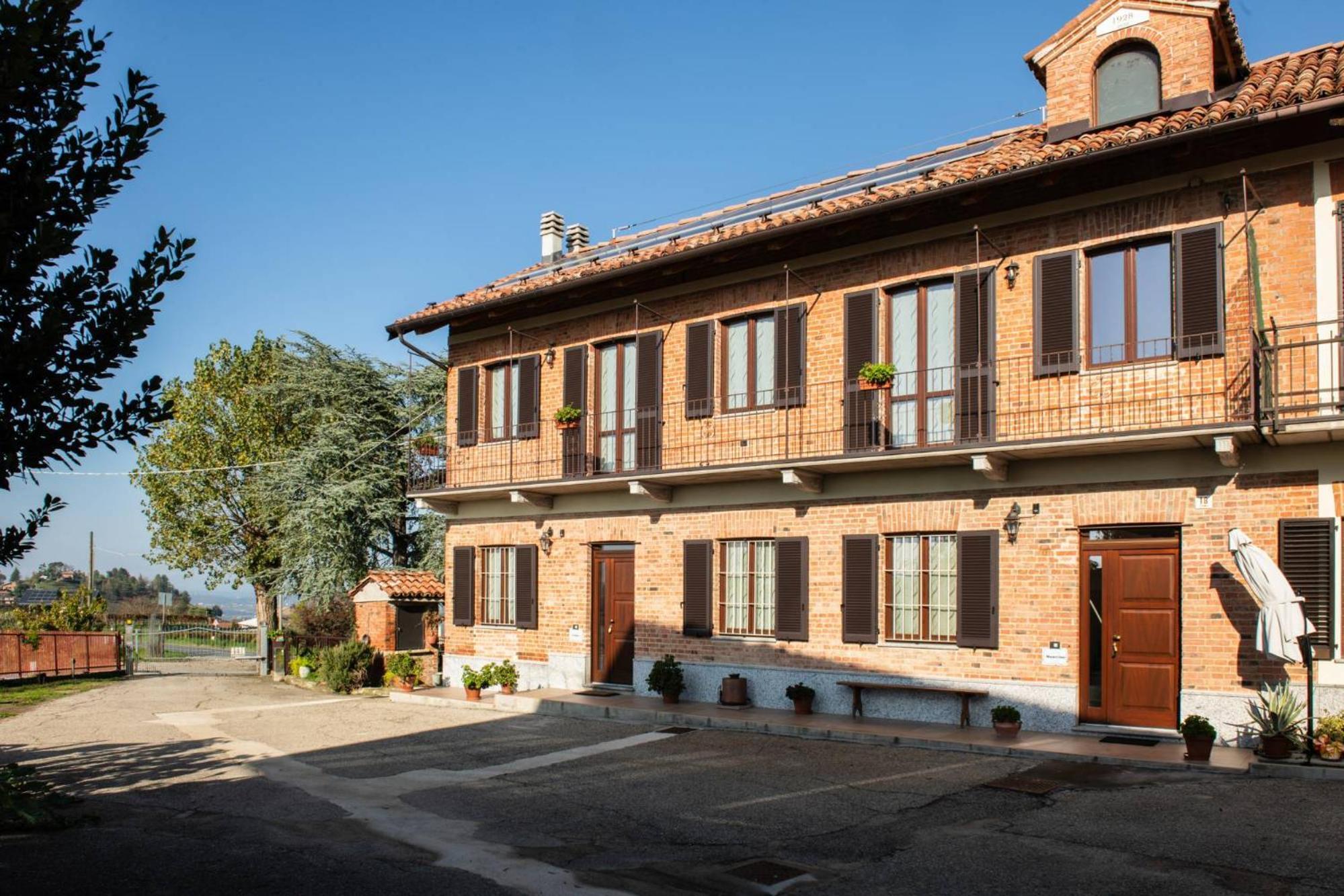 Casa Rubbo - Appartamento 'Como' Nelle Langhe Alba  Esterno foto