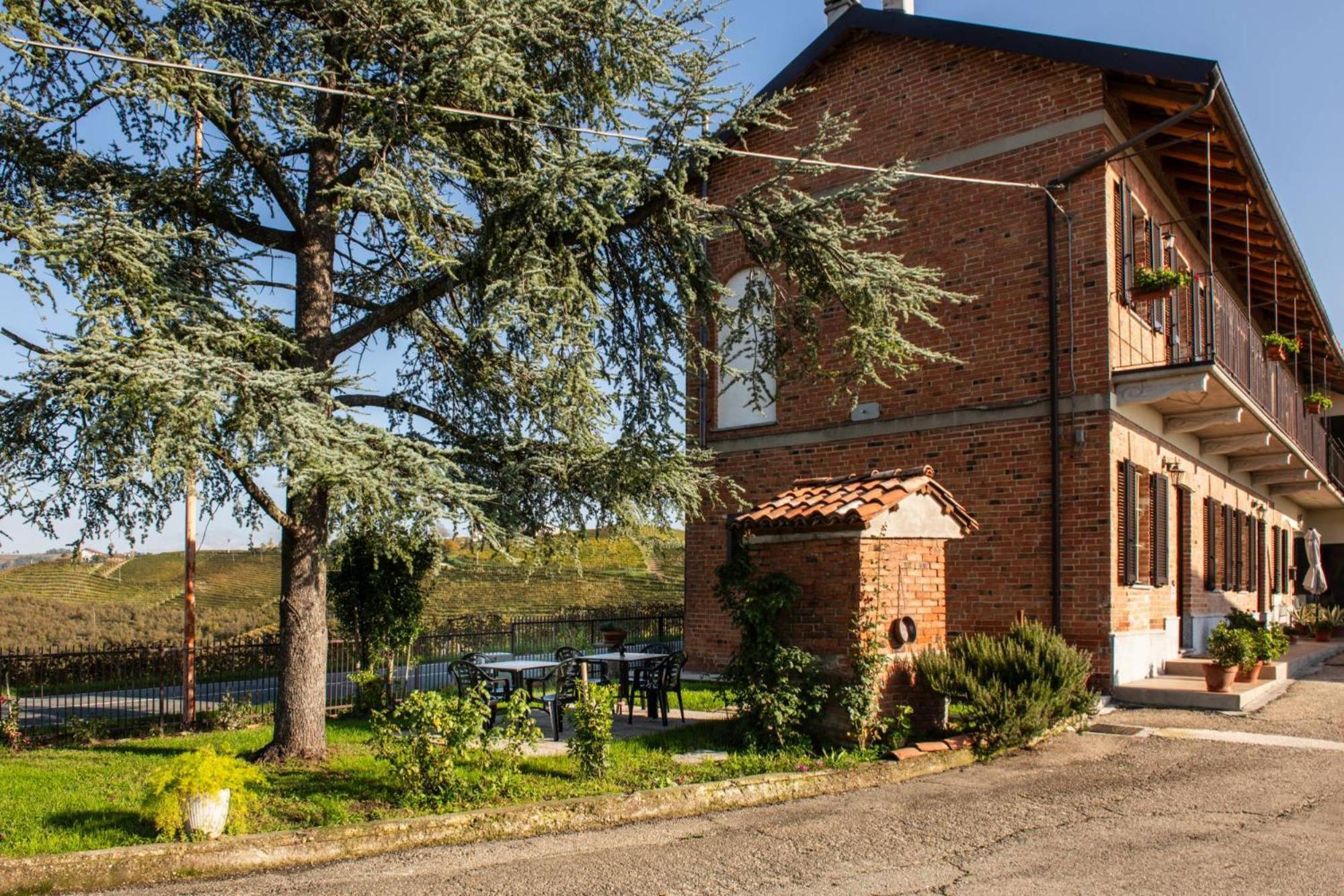 Casa Rubbo - Appartamento 'Como' Nelle Langhe Alba  Esterno foto