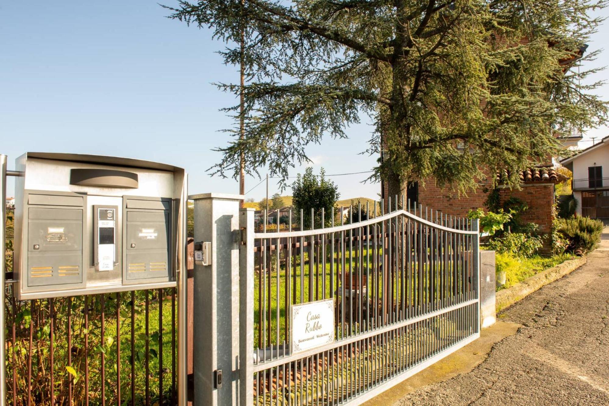 Casa Rubbo - Appartamento 'Como' Nelle Langhe Alba  Esterno foto